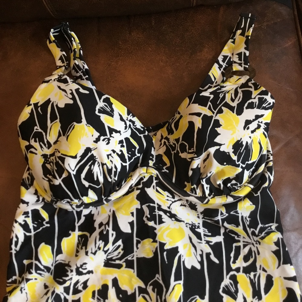 Swim top - Picture 2 of 7